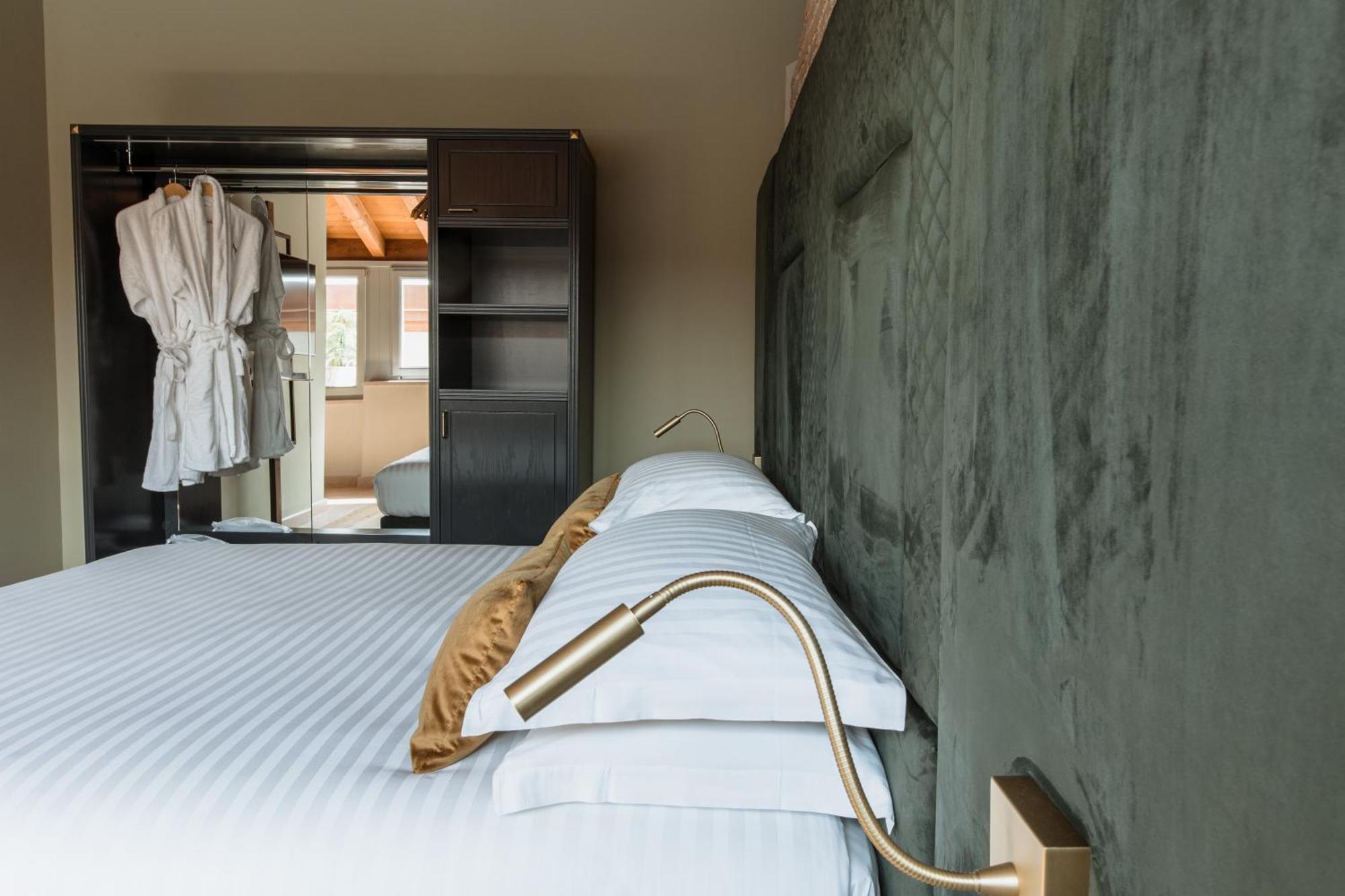 Pavillon Suite & Apartments เปสเคียรา เดล การ์ดา ภายนอก รูปภาพ